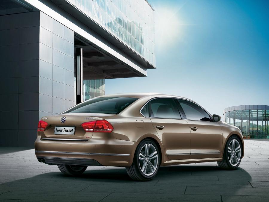  Volkswagen Passat 2011 года  (CN) (фото 17 из 22)